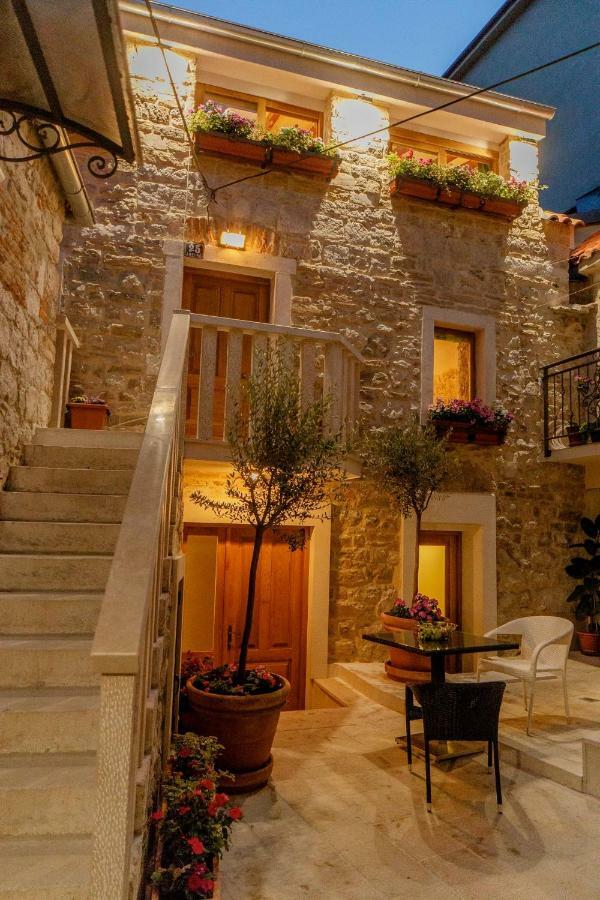 Stone House Luxury Rooms Split Exteriör bild