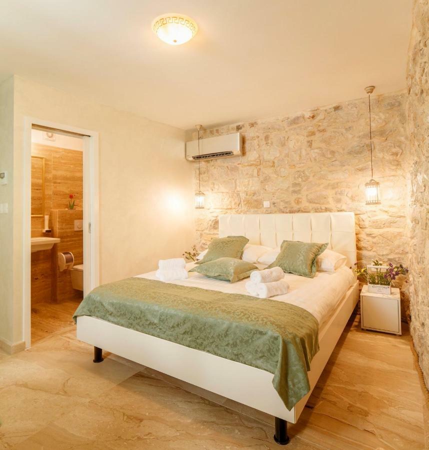Stone House Luxury Rooms Split Exteriör bild