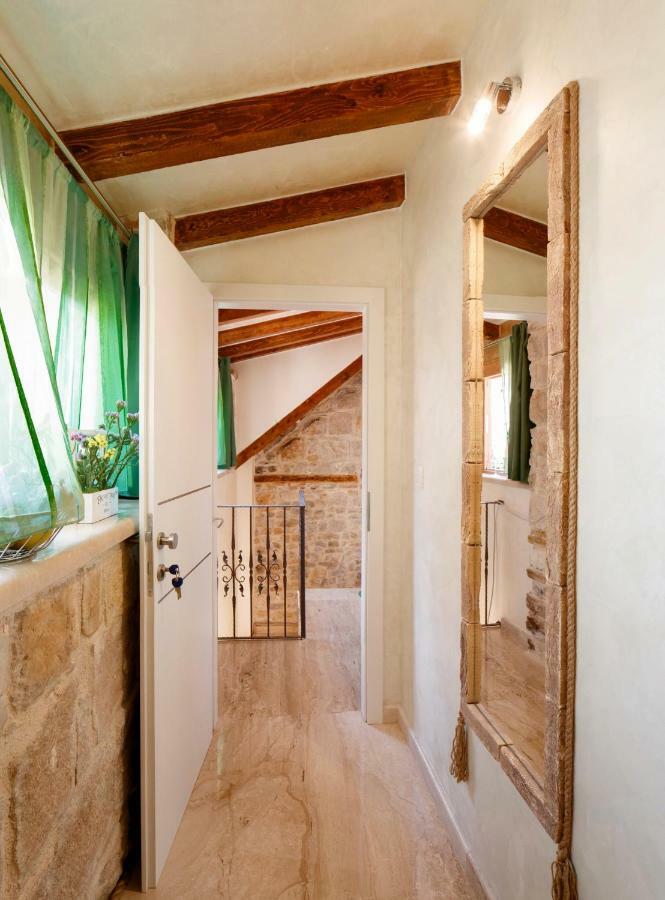 Stone House Luxury Rooms Split Exteriör bild