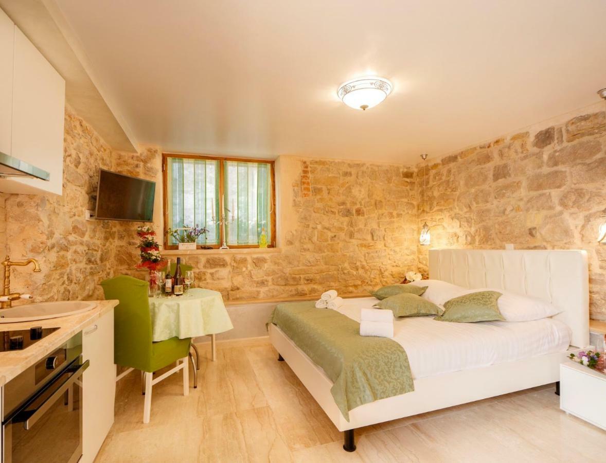 Stone House Luxury Rooms Split Exteriör bild