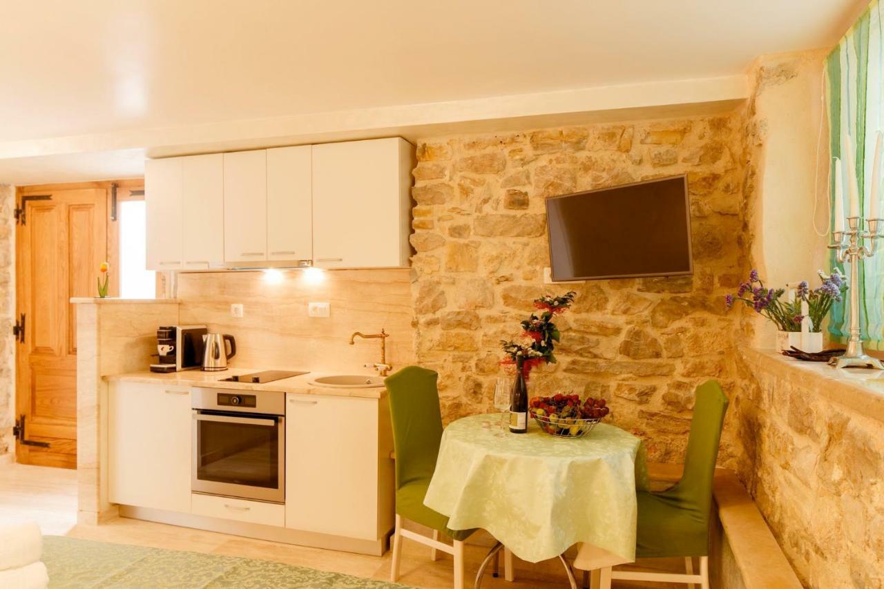 Stone House Luxury Rooms Split Exteriör bild